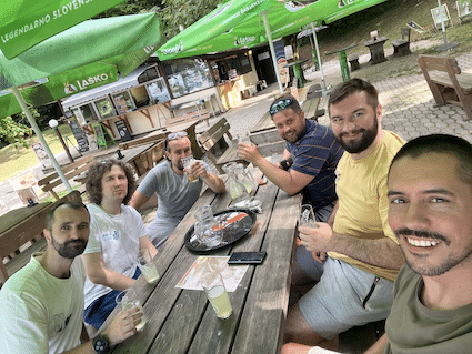 Ekipa “Okrepčevalnica Jurček” u blizini Bledskog jezera