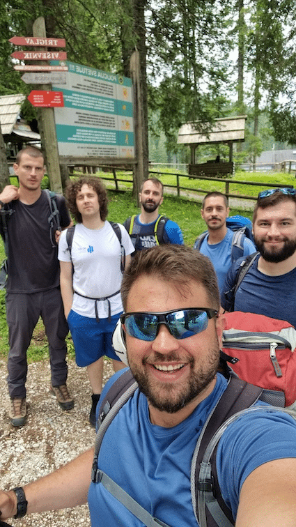 Rudno polje - početak uspona na Triglav selfie sa ekipom