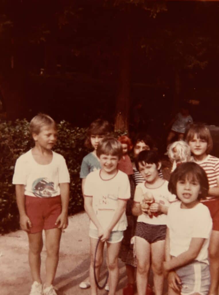 Inga Remeta i Leila Kurbegović - fotografija nastala osamdesetih u ljetovalištu Zelenika